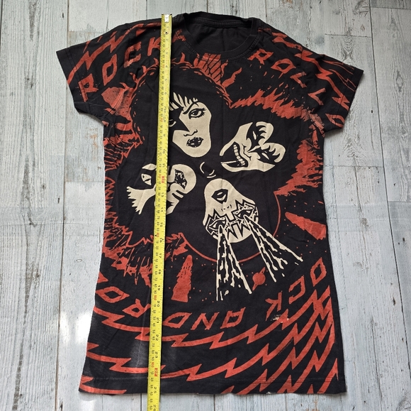 KISS Rock And Roll Over Short Sleeved Cut Out Back/Sleeves Shirt Womens Small - Picture 13 of 13